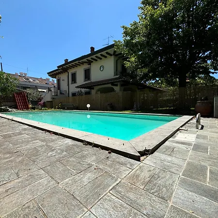 Con Piscina In Versilia - Marina Di - *