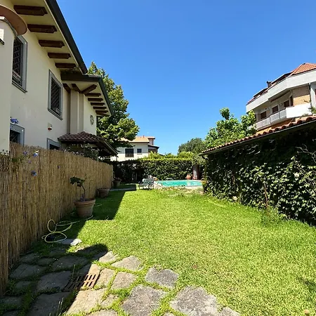 Casa de Férias Con Piscina In Versilia - Marina Di - *